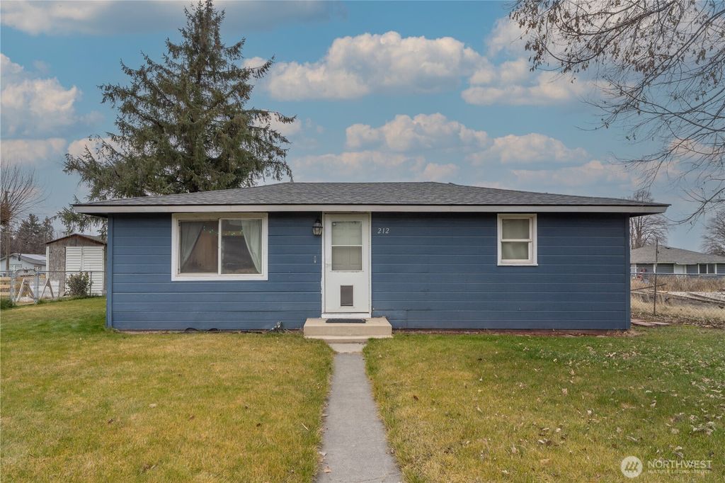 212 E 6th Avenue, Warden, WA 98857