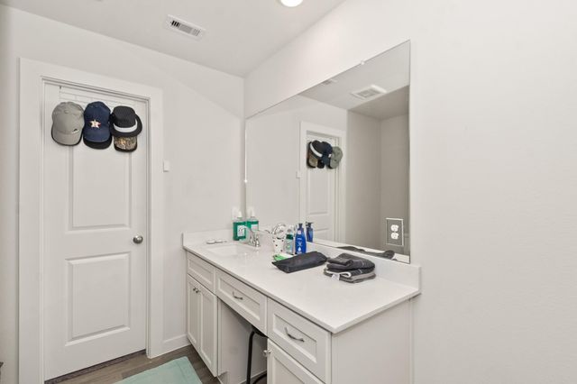 76 Road 51030, Cleveland, TX 77327