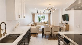 12720 Burbank 305, Valley Village, CA 91607
