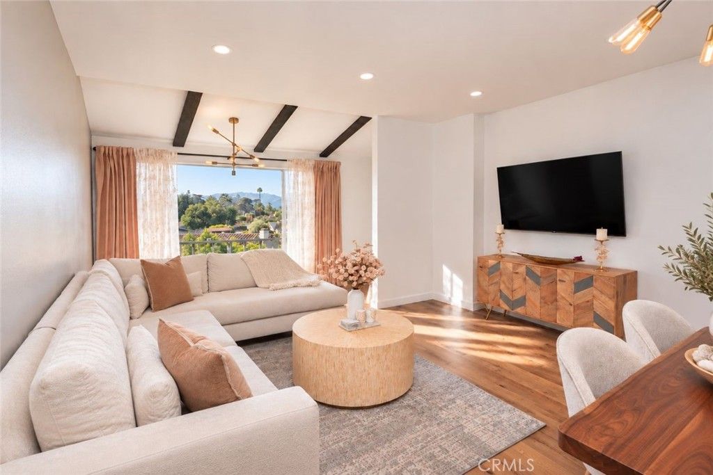 12720 Burbank 305, Valley Village, CA 91607 — photo 2