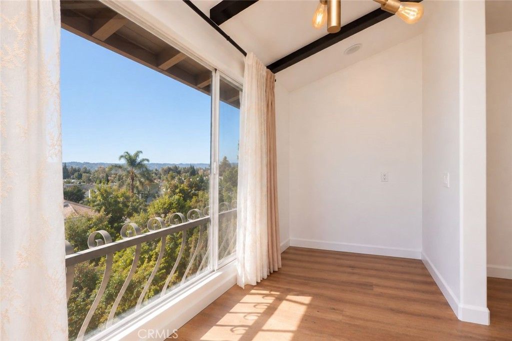 12720 Burbank 305, Valley Village, CA 91607 — photo 4