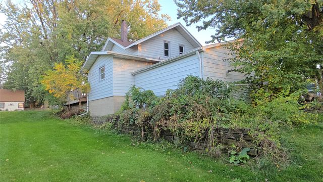 701 E 5th Street N, Newton, IA 50208