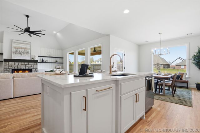 2079 S 136th Street, Bixby, OK 74008