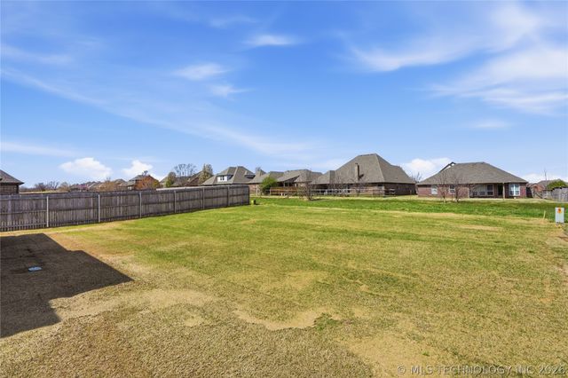 2079 S 136th Street, Bixby, OK 74008