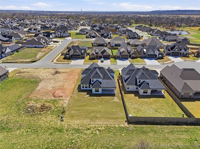 2079 S 136th Street, Bixby, OK 74008