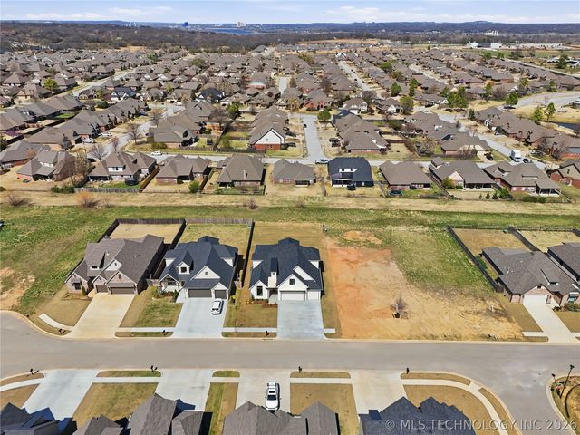 2079 S 136th Street, Bixby, OK 74008