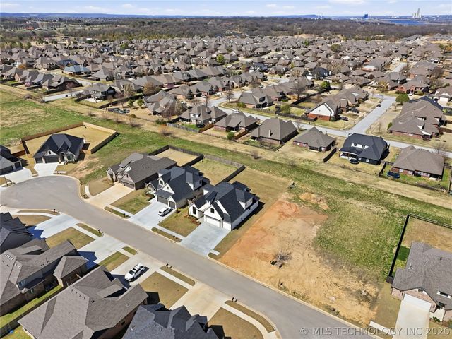 2079 S 136th Street, Bixby, OK 74008