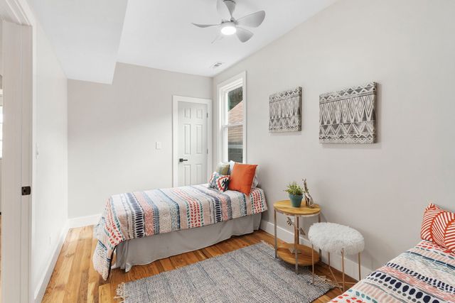 6129 N Ravenswood Avenue, Chicago, IL 60660