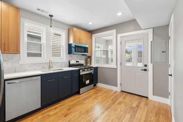 6129 N Ravenswood Avenue, Chicago, IL 60660