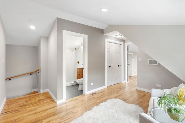 6129 N Ravenswood Avenue, Chicago, IL 60660