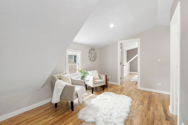 6129 N Ravenswood Avenue, Chicago, IL 60660