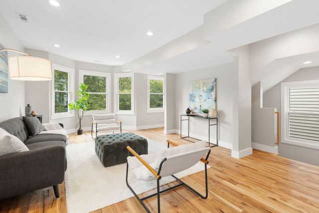 6129 N Ravenswood Avenue, Chicago, IL 60660