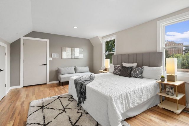 6129 N Ravenswood Avenue, Chicago, IL 60660