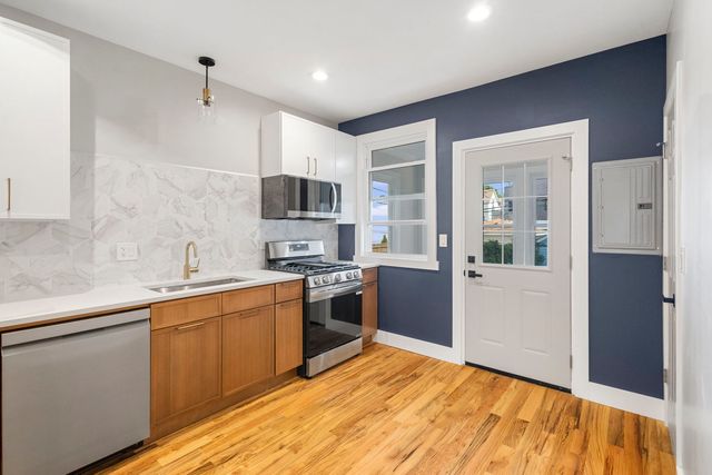 6129 N Ravenswood Avenue, Chicago, IL 60660