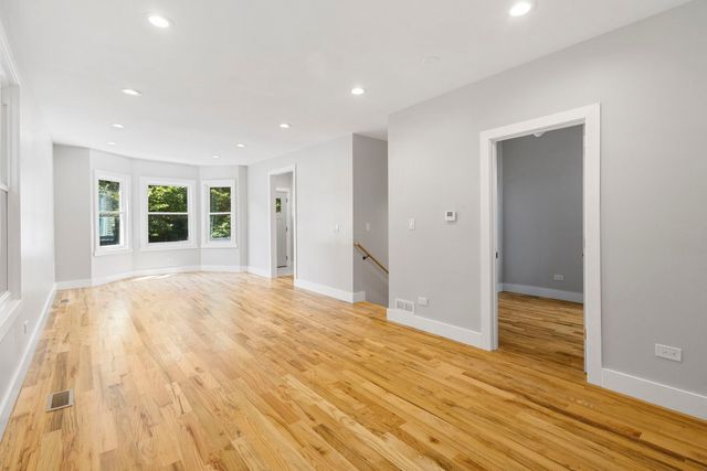 6129 N Ravenswood Avenue, Chicago, IL 60660