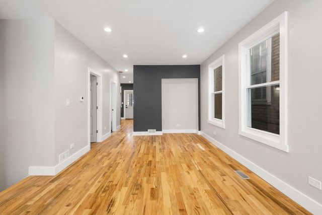 6129 N Ravenswood Avenue, Chicago, IL 60660