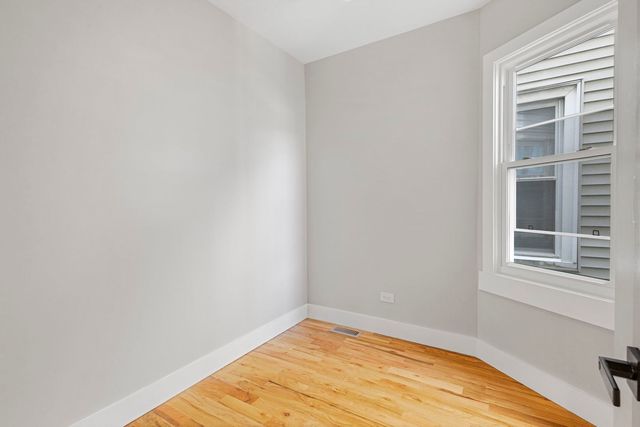 6129 N Ravenswood Avenue, Chicago, IL 60660