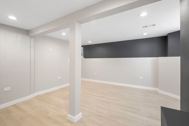 6129 N Ravenswood Avenue, Chicago, IL 60660