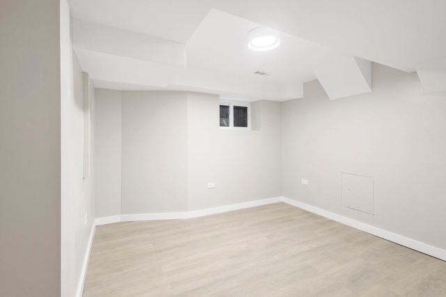 6129 N Ravenswood Avenue, Chicago, IL 60660