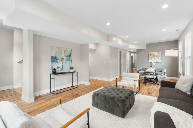 6129 N Ravenswood Avenue, Chicago, IL 60660