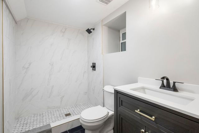 6129 N Ravenswood Avenue, Chicago, IL 60660