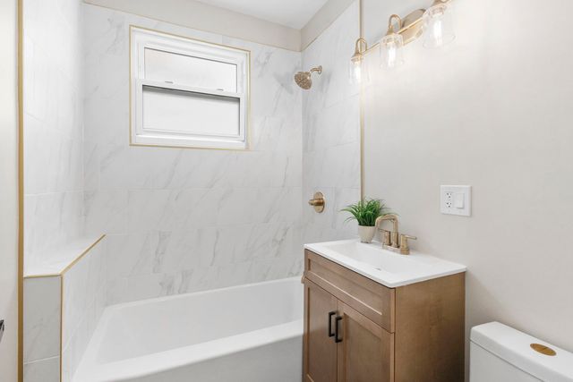 6129 N Ravenswood Avenue, Chicago, IL 60660