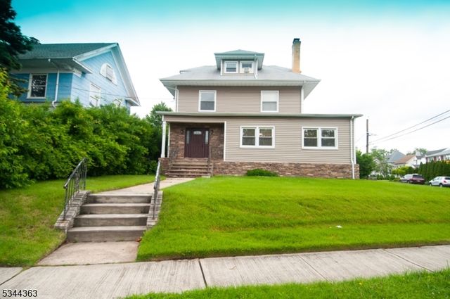 881 Colonia Rd, Elizabeth City, NJ 07208
