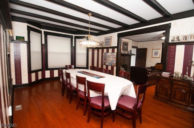881 Colonia Rd, Elizabeth City, NJ 07208