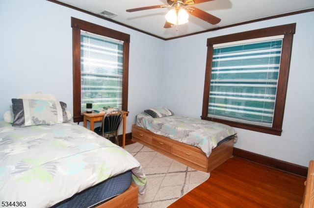 881 Colonia Rd, Elizabeth City, NJ 07208
