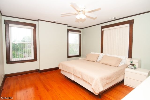 881 Colonia Rd, Elizabeth City, NJ 07208