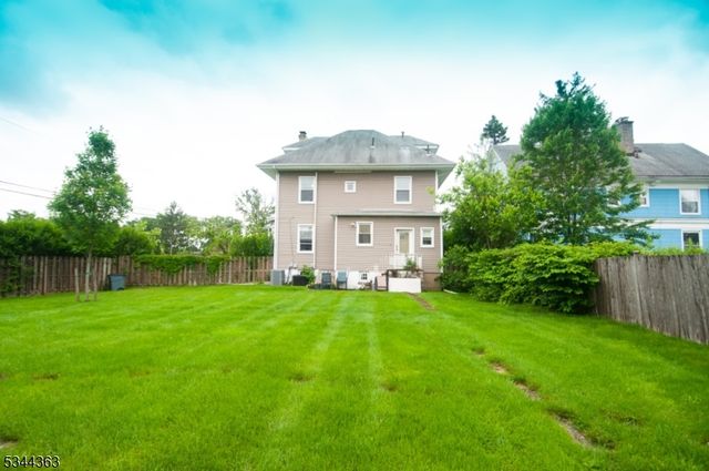 881 Colonia Rd, Elizabeth City, NJ 07208