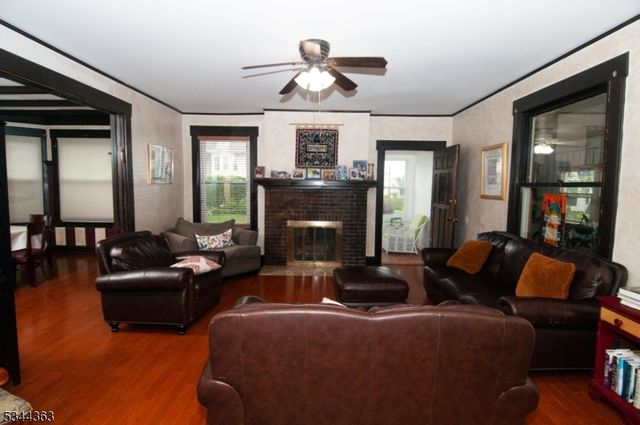 881 Colonia Rd, Elizabeth City, NJ 07208