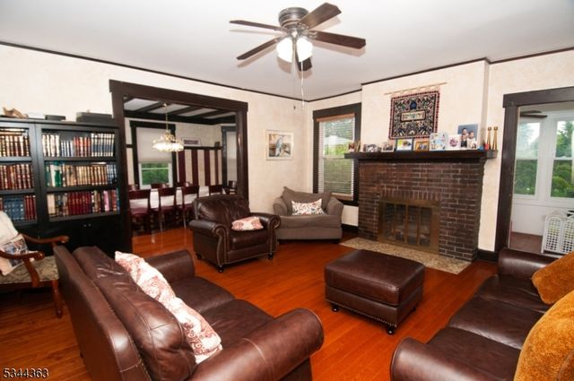 881 Colonia Rd, Elizabeth City, NJ 07208