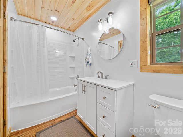 109 Tall Timber Lane, Green Mountain, NC 28740