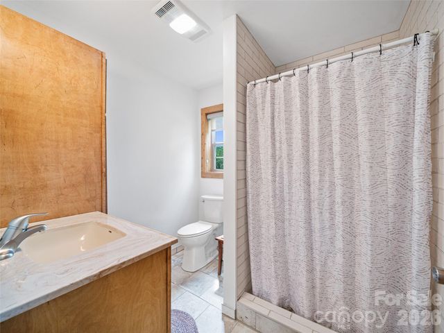 109 Tall Timber Lane, Green Mountain, NC 28740