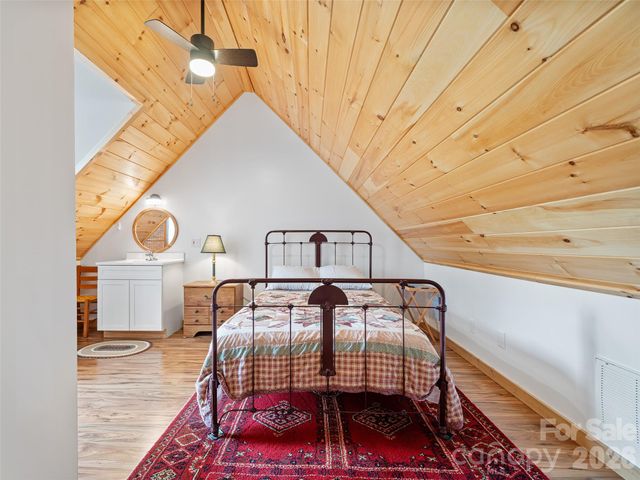 109 Tall Timber Lane, Green Mountain, NC 28740