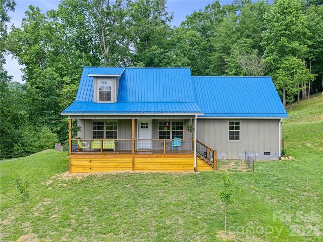 109 Tall Timber Lane, Green Mountain, NC 28740