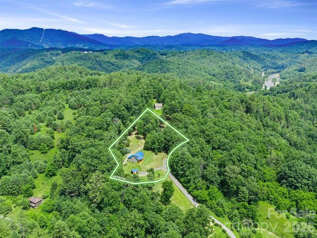 109 Tall Timber Lane, Green Mountain, NC 28740