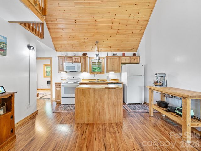 109 Tall Timber Lane, Green Mountain, NC 28740