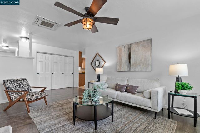 2674 E Olivera Rd, Concord, CA 94519