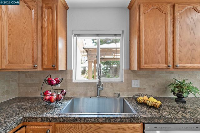 2674 E Olivera Rd, Concord, CA 94519
