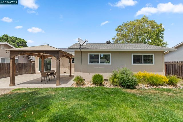 2674 E Olivera Rd, Concord, CA 94519