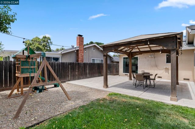 2674 E Olivera Rd, Concord, CA 94519