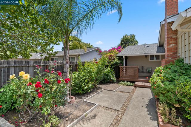 2674 E Olivera Rd, Concord, CA 94519