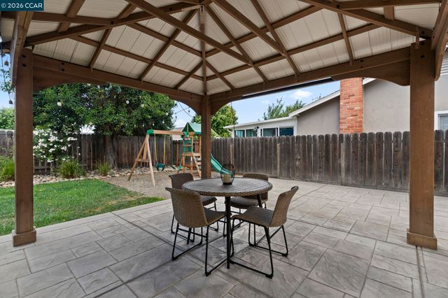 2674 E Olivera Rd, Concord, CA 94519