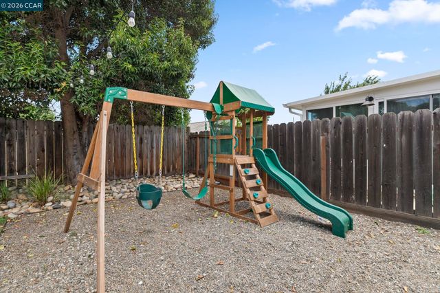 2674 E Olivera Rd, Concord, CA 94519