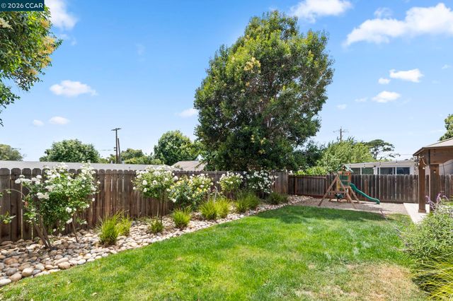 2674 E Olivera Rd, Concord, CA 94519