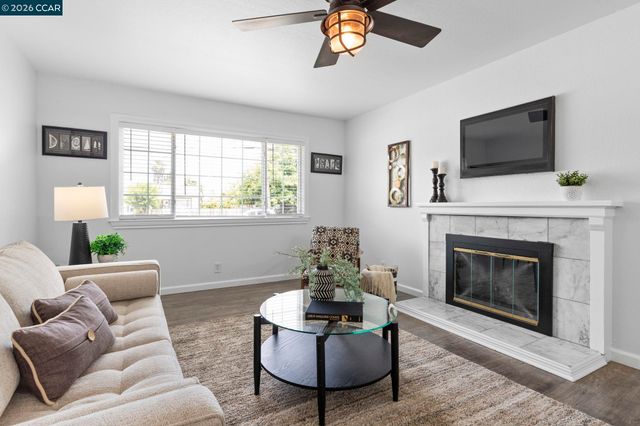 2674 E Olivera Rd, Concord, CA 94519