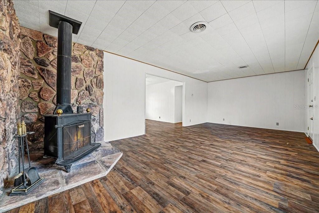 Image 14 of property listing at 12550 SW 43RD STREET ROAD, Ocala, FL 34481