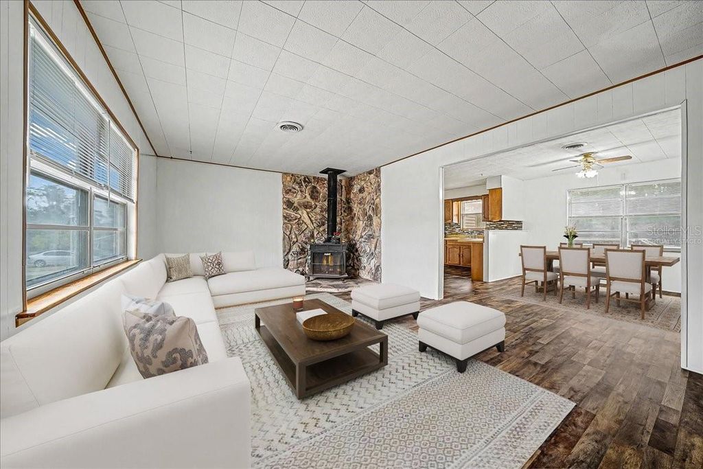 Image 16 of property listing at 12550 SW 43RD STREET ROAD, Ocala, FL 34481